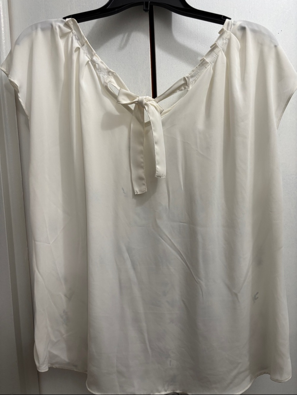 LC Lauren Conrad Cream Floral Tie-Back Cap Sleeve Blouse - Picture 3 of 3